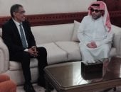 ضياء رشوان يستقبل تركى آل الشيخ فى بداية زيارة رسمية لمصر.. صور