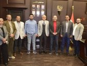 نائب محافظ الأقصر يستقبل وفد السفارة البريطانية والمحافظ يلتقى وفد نقابة الأطباء.. صور