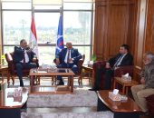 محافظ السويس يستقبل رئيس شركة مياه الشرب والصرف الصحى لمحافظات القناة