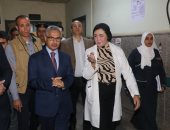 محافظ بنى سويف يتابع مستوى الخدمة بمستشفى الواسطى المركزى فى زيارة مفاجئة
