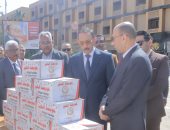 محافظ سوهاج يتفقد وصول 10 آلاف كرتونة مواد غذائية لتوزيعها على الأكثر احتياجا