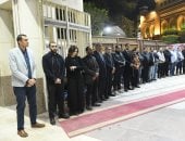 أسرة تحرير اليوم السابع تتلقى عزاء الزميل محمود نصر بمسجد الحامدية الشاذلية.. صور