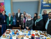 وزير البترول يشارك العاملين إفطار رمضان بحقول العامة للبترول برأس غارب.. صور