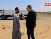 أجمل ناس.. عمرو الليثي يجبر بخاطر عامل بمزرعة ويهديه 5 الآف جنيه