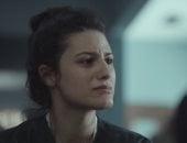 كيرا يغنم تستقبل زوجها بين مصابي غارة على مدرسة الأونروا في صحاب الأرض