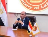وزير العمل يشهد تسليم أجهزة تابلت لمفتشى العمل بمحافظتى المنوفية والدقهلية