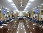 محافظ كفر الشيخ يناقش عدد من القرارات والموضوعات الخدمية والتنموية بالمجلس التنفيذى  