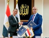 جهاز الاتصالات يمنح مرسيدس بنز تراخيص "إنترنت الأشياء" للسيارات