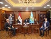 محافظ كفر الشيخ يناقش الملفات الخدمية ومشاكل الدوائر مع أعضاء البرلمان