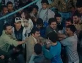 مسلسل فخر الدلتا الحلقة 8.. خناقة بين أحمد رمزي وشباب مباراة الخماسي بسبب مضايقة تارا