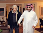 تركي آل الشيخ فى زيارة خاصة لفاروق حسنى بالقاهرة.. صور