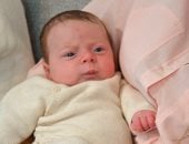 إنجاز طبى.. هوجو أول طفل بريطانى يولد بعد زرع رحم من متبرعة متوفاة (صور)