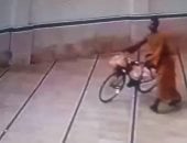 ضبط لص سرق دراجة بائع خبز أثناء الصلاة فى قنا