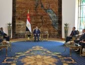 الرئيس السيسى يستقبل كامل إدريس ويؤكد على موقف مصر الثابت فى دعم استقرار السودان