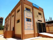 قرية البحيرة بأسوان تقطف ثمار التنمية.. تواصل تنفيذ مشروعات حياة كريمة.. بدء التشغيل التجريبى لمحطة رفع البحيرة للصرف الصحى وملعب قانوني ومغذيات حديثة ولوحة توزيع كهرباء.. وتركيب 7600 عمود جهد منخفض