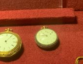 ساعات الأسرة العلوية ومقتنياتهم الملكية النادرة تتلألأ داخل أروقة متحف آثار الغردقة.. مشهد يوثق حقبة من التاريخ المصري الحديث ويكشف تفاصيل مبهرة عن ذوق الملوك والأمراء.. وقطع ذهبية مرصعة بالألماس واللؤلؤ.. صور