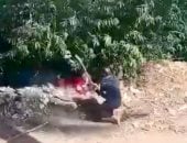 بسبب الميراث.. تفاصيل واقعة ضرب سيدة بشومة ودفعها فى الترعة بالبحيرة