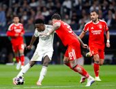 ريال مدريد يهزم بنفيكا بثنائية ويعبر لثمن نهائي دوري أبطال أوروبا.. فيديو