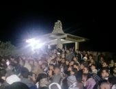 من المقابر.. الآلاف يدعون للراحل فهمي عمر شيخ الإذاعيين.. فيديو