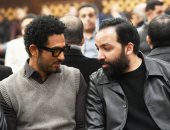 أحمد العوضى وعمرو سعد ومنه شلبى وأكرم حسنى يشاركون فى عزاء والد مى عمر.. صور 