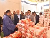 محافظ أسيوط يتفقد معرض أهلا رمضان بأبوتيج ويوجه بدراسة إنشاء منفذ دائم للسلع المخفضة