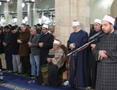 في أولى ليالي المغفرة.. آلاف المصلين يناجون الله طمعا في رضوانه ومغفرته