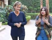 بعيداً عن البروتوكولات.. رئيسة بعثة الاتحاد الأوروبي معزومة علي فطير وعسل في بيت السفير