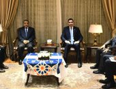 وزير الشباب والرياضة يستقبل رئيس الاتحاد المصري للملاكمة 