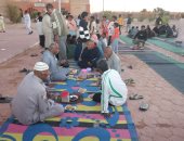 رمضان فى النوبة يوحد الشعوب.. مائدة واحدة أسبوعياً تجمع المصريين والسودانيين فى أسوان.. كركر محطة الأشقاء تتحول لأجواء إفطار جماعى مميزة.. والأبريه والكركديه مشروبات الأصالة.. صور