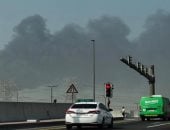 إصابة سيدة وطفلها بسبب سقوط شظايا مسيرة على مبنى فى أبراج الاتحاد بأبوظبي