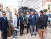 محافظ السويس يتفقد مخازن بوتاجاز الصباح ومحلات دلتا ماركت بحي فيصل