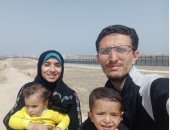 رسالة ماجستير بطعم الدم.. "آية حسونة" أم جعلتها الحرب وحيدة بعد استشهاد زوجها وأطفالها.. قلبها شعر بالفاجعة قبل حدوث القصف بثلاث أيام.. وتوزع ملابس أبنائها على صغار غزة صدقة جارية لهم ونفذت وعدها لشريك حياتها