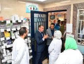 محافظ أسوان: حصر الأدوية غير المتوفرة بوحدة صحة الجزيرة لخدمة 28 ألف منتفع