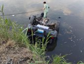 انقلاب سيارة ملاكي في ترعة المريوطية بالبدرشين