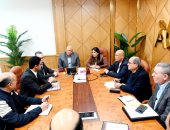 وزيرة الإسكان تبحث مع محافظ مطروح عددا من ملفات العمل المشتركة