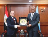 محافظ كفر الشيخ يكرم محافظ الغربية.. ويؤكد: حريصون على تواصل الأجيال