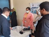 وكيل صحة الأقصر يتابع أعمال القافلة الطبية بمركز شباب الزهراء بالطود.. صور