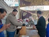 كفتة داوود ورز أبيض وعصير.. تجهيز 2000 وجبة للصائمين بكفر الشيخ «فيديو»