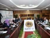 محافظ الغربية يترأس لجنة بت طلبات التقنين ويؤكد على سرعة إنهاء الملفات