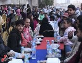 على خطى المطرية.. ملحمة كرم في شبرا الخيمة تجمع آلاف الصائمين على مائدة واحدة.. صور 