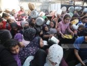 المطابخ الخيرية في غزة… ملاذ الجوعى من النازحين وسط تفاقم الأزمة الإنسانية