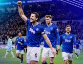 تقدم إيفرتون ضد بيرنلي وتعادل سندرلاند ضد ليدز في الشوط الأول