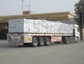 استمرار تدفق المساعدات إلى معبر رفح بعد توقفها يومين بسبب الأوضاع الراهنة