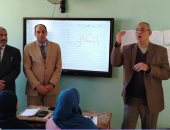 مدير تعليم القليوبية يفاجئ مدارس طوخ.. ويستبعد مديرة مدرسة لتقصيرها 