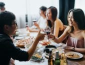 منصات إلكترونية صينية تحول التوفيق بين الأزواج إلى مفاوضات بين الآباء