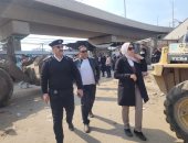 نائبة محافظ القليوبية تقود حملة مكبرة لإزالة الإشغالات ببنها