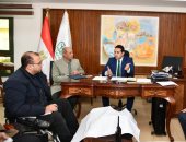 نائب محافظ الفيوم يعقد اجتماعا لإحكام الرقابة على تراخيص البناء