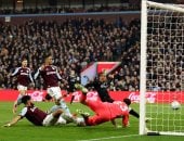 أستون فيلا ضد تشيلسى.. تقدم البلوز 2 - 1 فى شوط أول مثير (فيديو)