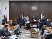 رئيس مياه سوهاج يبحث تطهير الترع والمصارف المائية بمراكز المحافظة