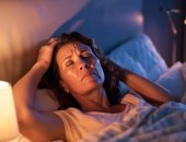 7 حالات صحية تسبب التعرق الليلى.. وطرق العلاج